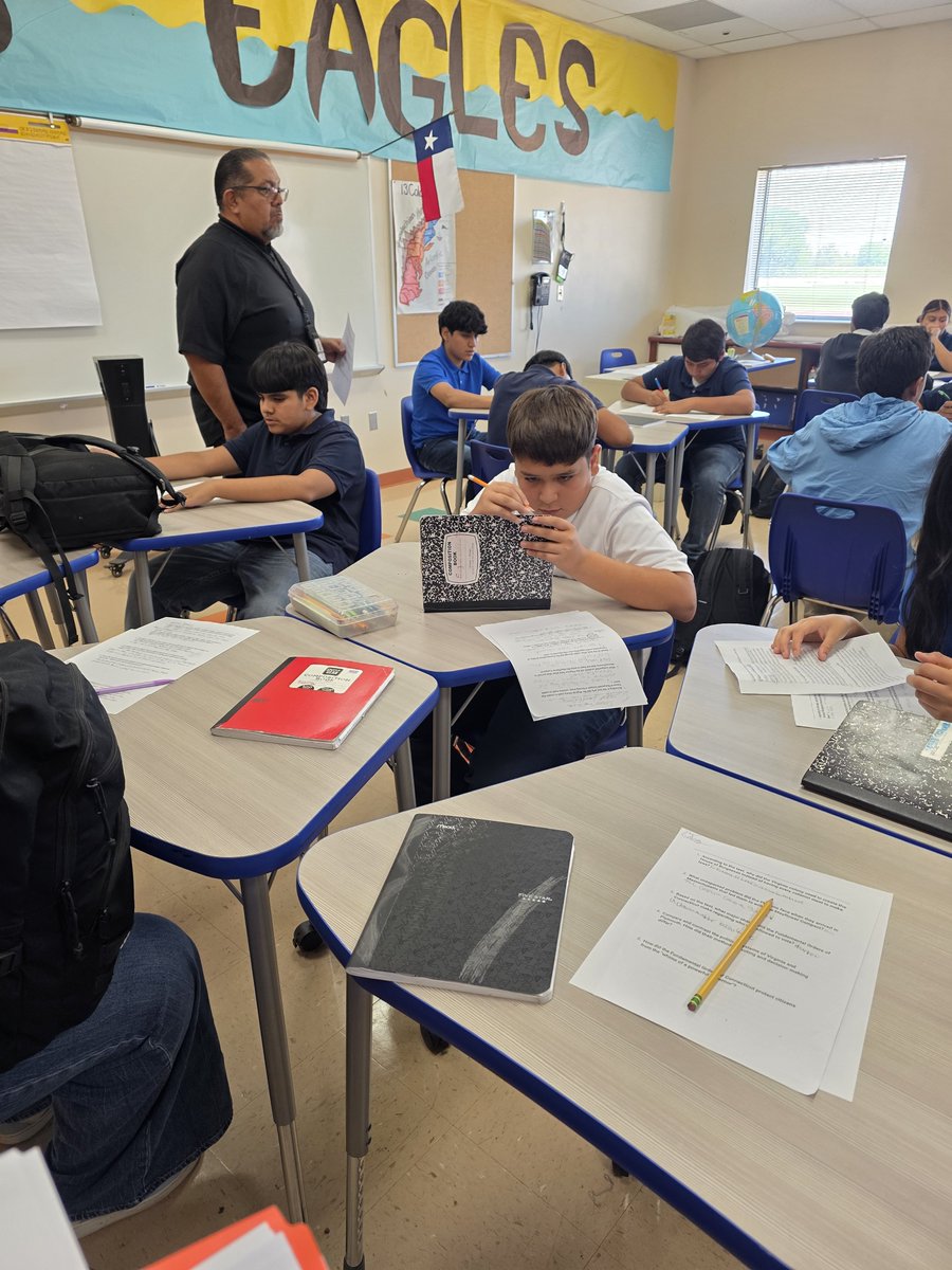 BrendaJ2006's tweet photo. @SanElizarioISD @CoronaAlex_GEMS @GEMS_MIDDLE #SanEliNation #Gemsstrong
The power of GEMS teaching. Great job students, faculty, and staff. Keep up the positive learning culture!βΊοΈ https://t.co/r7fJktBd7h