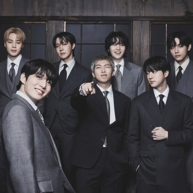 yoongularity03's tweet photo. tl cleaning 

TE QUEREMOS KIM NAMJOON 
TE QUEREMOS KIM SEOKJIN 
TE QUEREMOS MIN YOONGI 
TE QUEREMOS JUNG HOSEOK 
TE QUEREMOS PARK JIMIN 
TE QUEREMOS KIM TAEHYUNG 
TE QUEREMOS JEON JUNGKOOK 
TE QUEREMOS BTS.

#ARMYSLOVEBTS 
#AlwaysWithBTS
#ArmysWithBTS https://t.co/TwMqHCxRSa