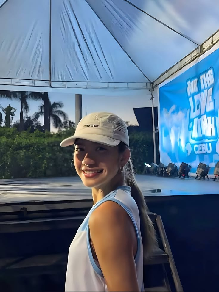 aiahdearest's tweet photo. i hope she never feels pressured to become anything other than more herself https://t.co/BNlIaGw6yf