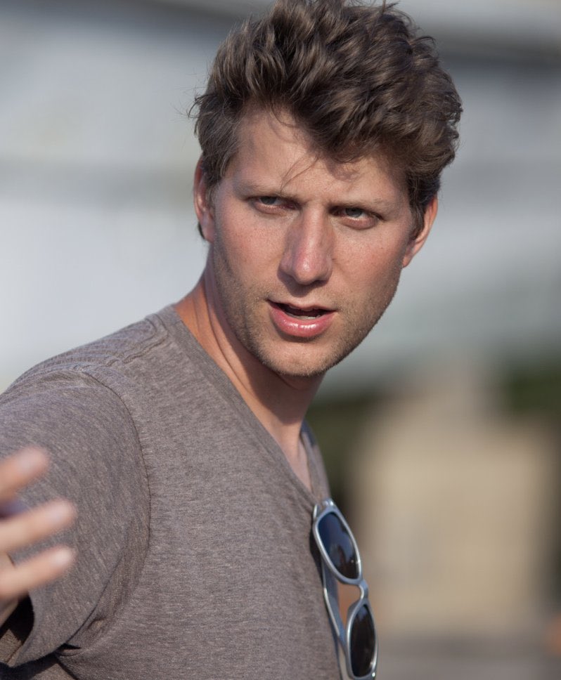 NolanAnalyst's tweet photo. Director Jeff Nichols on Warner Bros. losing Christopher Nolan during the pandemic:

“They made horrible, horrible choices with that filmmaker and didn’t treat that filmmaker with respect and got exactly what they had coming to them.”

(Source: @Variety) https://t.co/RZpDy07t1L