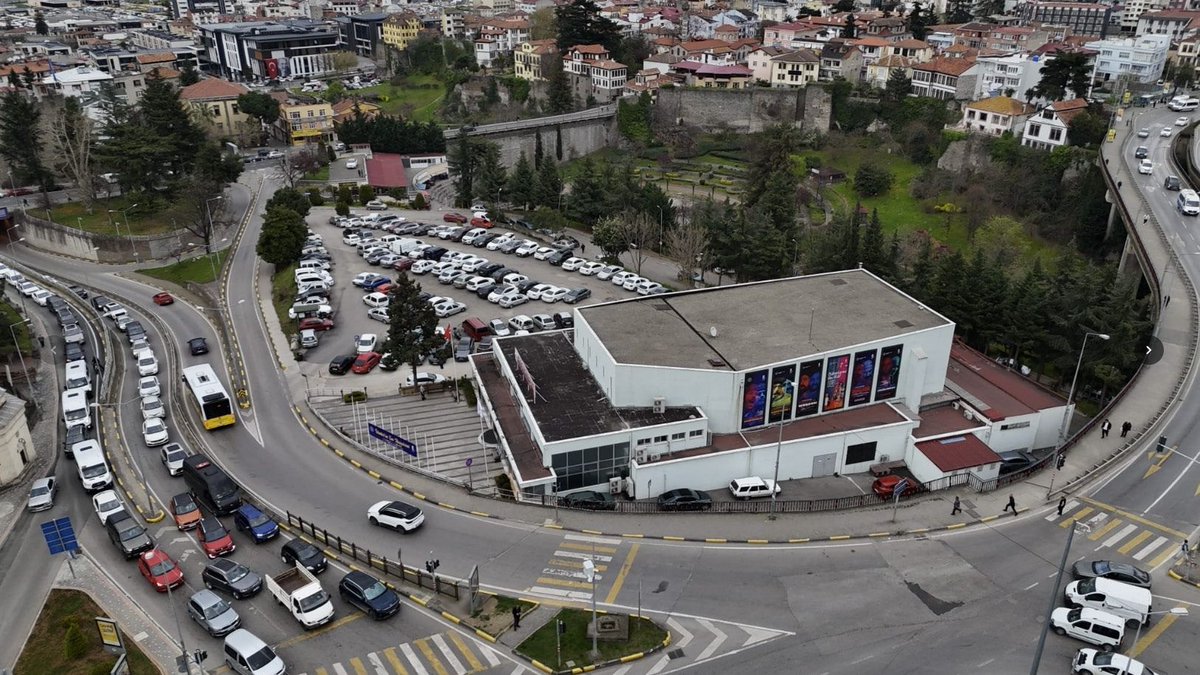 arkiteracom's tweet photo. Trabzon Büyükşehir Belediyesi Kültür ve Sanat Merkezi Ulusal Mimari Proje Yarışması sonuçlandı.
https://t.co/2J777pNyhi https://t.co/gpRTKt36yv