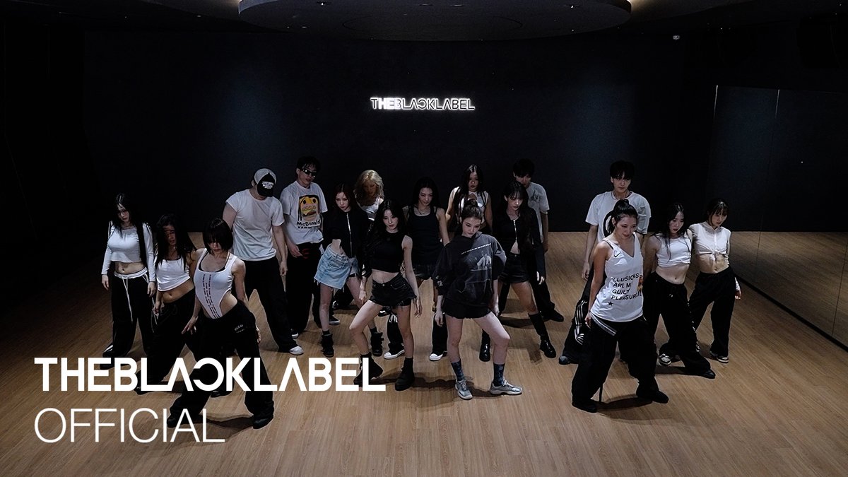 OFFICIAL_MEOVV's tweet photo. MEOVV(미야오) - ‘뛰어(JUMP)’ DANCE PRACTICE (KCON LA 2026 ver.)

🔗 https://t.co/Dee7mfU01t

#MEOVV #미야오
#뛰어 #JUMP
#THEBLACKLABEL #더블랙레이블 https://t.co/IHkrIkIKQl