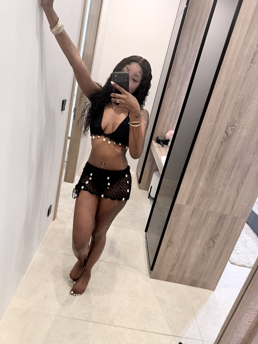 TaiAmour's tweet photo. 🖤🖤 https://t.co/75N0o52ZiG