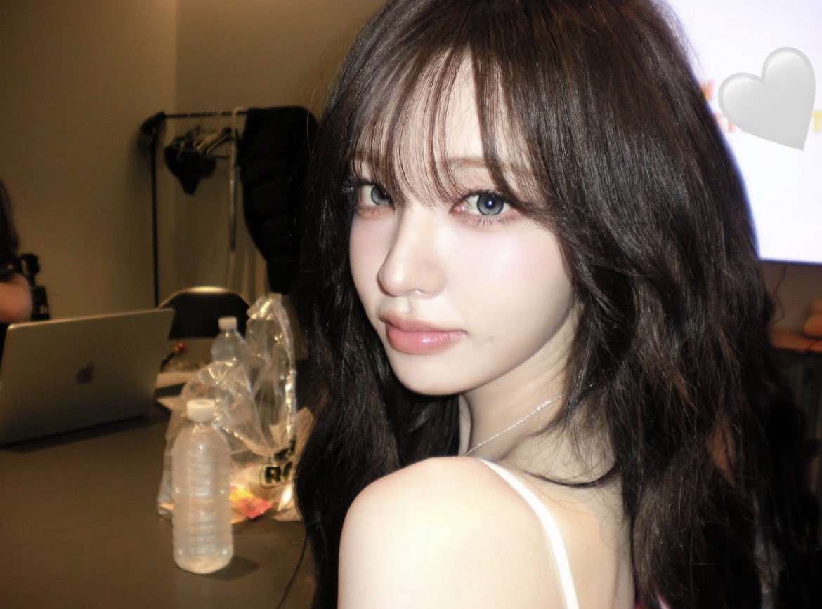 dearmyliz's tweet photo. 개씹 존예녀 미모에 할말을 잃다.. https://t.co/r6mmFyND9m