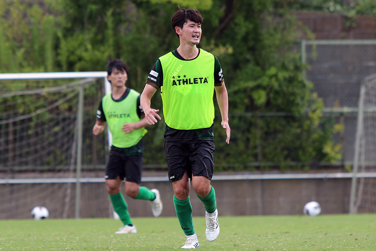 ardbeg27's tweet photo. ⚽️トレーニング取材📸

#東京ヴェルディ の公開トレーニング1⃣(8/18)

今季初アウェイの岡山戦に向けて始動🏃‍♂️。全体トレーニングは約1時間半、その���にタフなエクストラも実施されました✅

平川怜選手は問題なくフルメニュー消化😌で、齋藤功佑選手と柴戸海選手も部分合流👍

#verdy https://t.co/ZSQaPriNyU