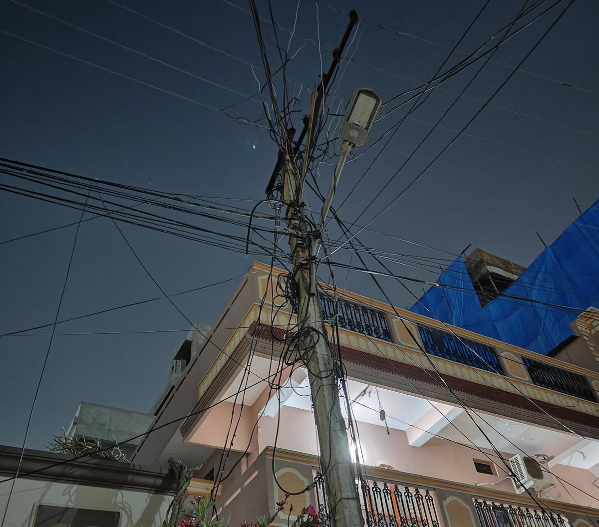 praveeng009's tweet photo. @GHMCOnline @tgspdcl
@DC_LBNagar
@AeLbnc @EESL_India
@EESL_LBZ
 @Prashan94266319
Sir Street lights are not working.
Request you to please repair the street lights.please do the needful.
Location: Green Park Colony, Road no.17,Lingojiguda Circle https://t.co/WtRSUkzWqX