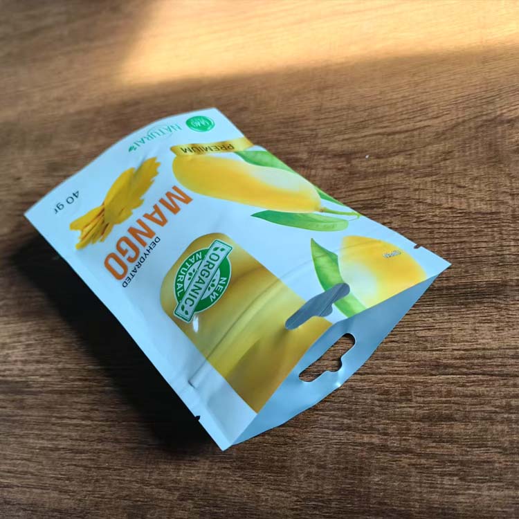 Bdiddy9's tweet photo. Just grabbed a pack of tangy mango dried snacks—crunchy, sweet, and perfect for midday slumps! Who’s got their go-to snack stash ready to share， https://t.co/Uqmcu2432O
