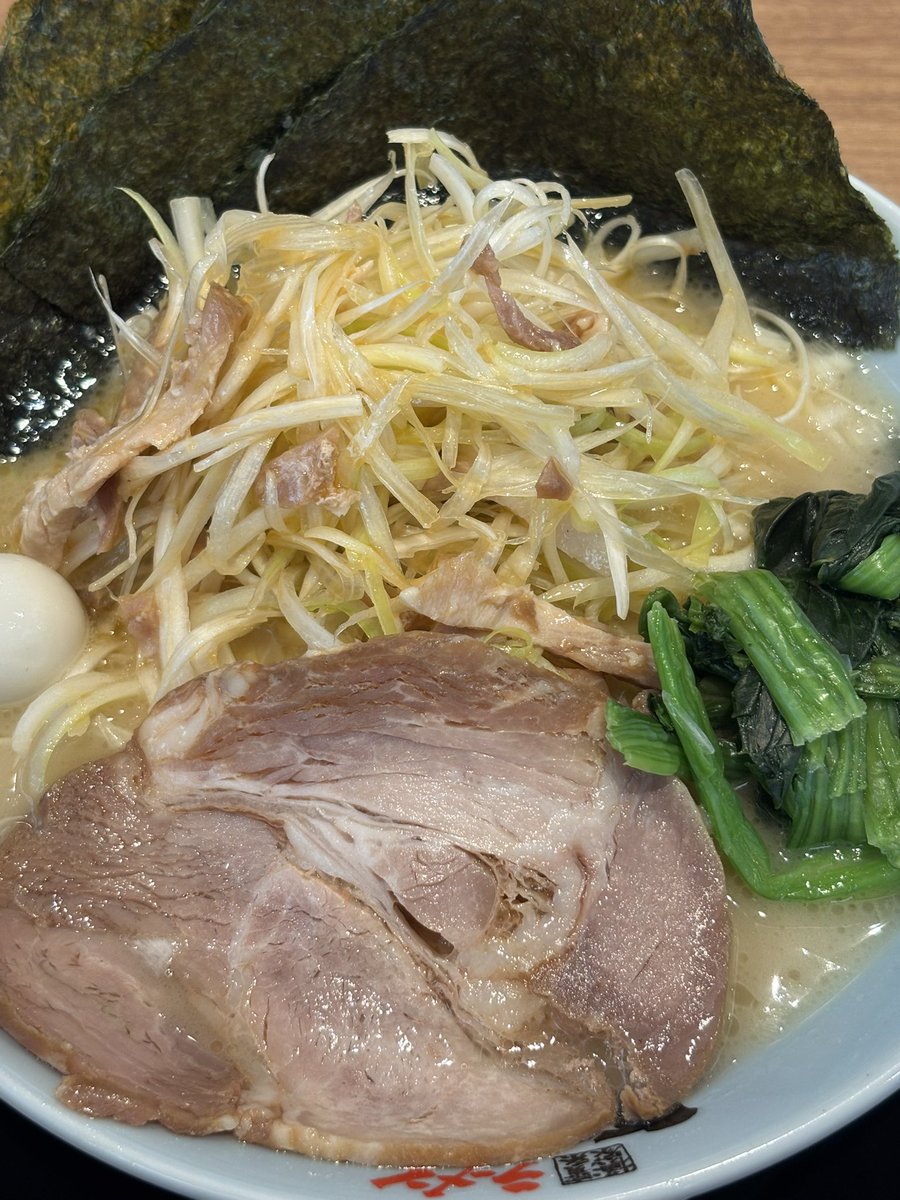 hide3deyoro's tweet photo. 町田商店　鶴岡インター店　さん

塩ネギラーメン　¥1,030
硬め　濃いめ　少なめ

ご馳走様でした🙏🙏🙏

#ラーメン
#中華そば
#鶴岡 https://t.co/ofC7EifLx0