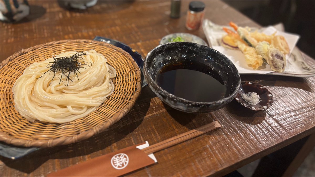takotyaduke's tweet photo. 大阪にいます。
うどんおいしかった！ https://t.co/rWQbINDaZm