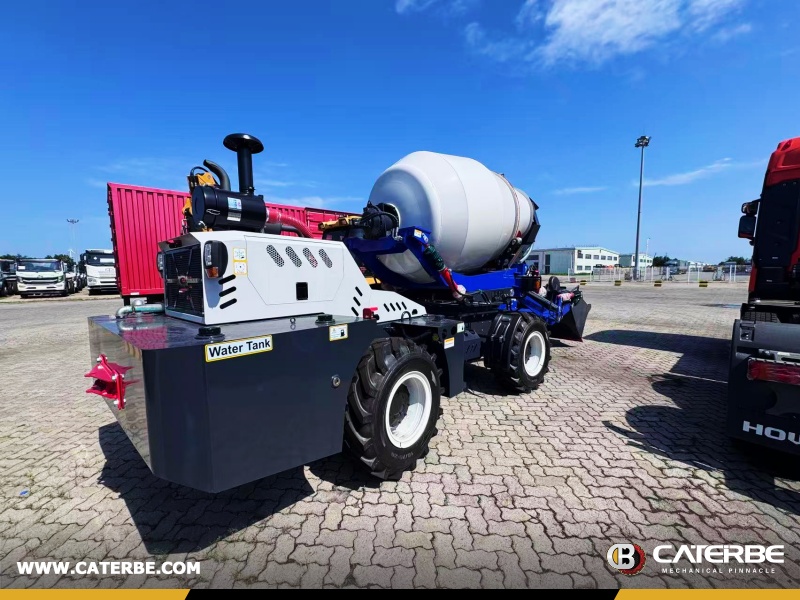 caterbechina's tweet photo. 🚛 SHACMAN F3000 + HELI forklift + HYUNDAI excavator + LUZUN mixer to Algeria!
🔧 340hp | 3,000kg | 24.5t | 4m³
#SHACMAN #HELI #HYUNDAI #LUZUN #Algeria https://t.co/y9pv9JgOOB