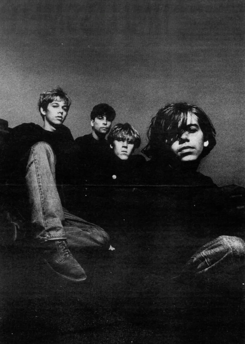rideox4's tweet photo. the 90s 🤘

#Ride #Shoegaze https://t.co/E5gmN7bArN