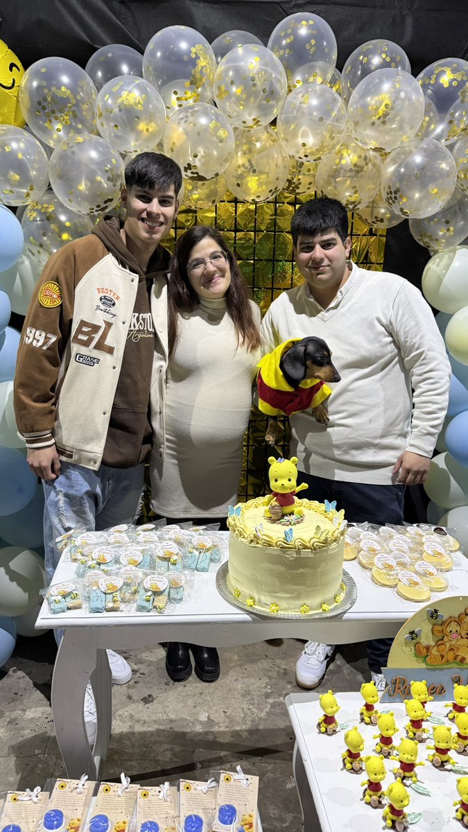 TomasBelli03's tweet photo. Hace unos meses se casaba y ahora va tener un bebé no aspiro a menos que no sea la relación de mi prima me llena de amor el corazón y de alegría. Que feliz que hayas encontrado tu otra mitad. 💍❤️🤰🏻 https://t.co/13UIdbYCtt