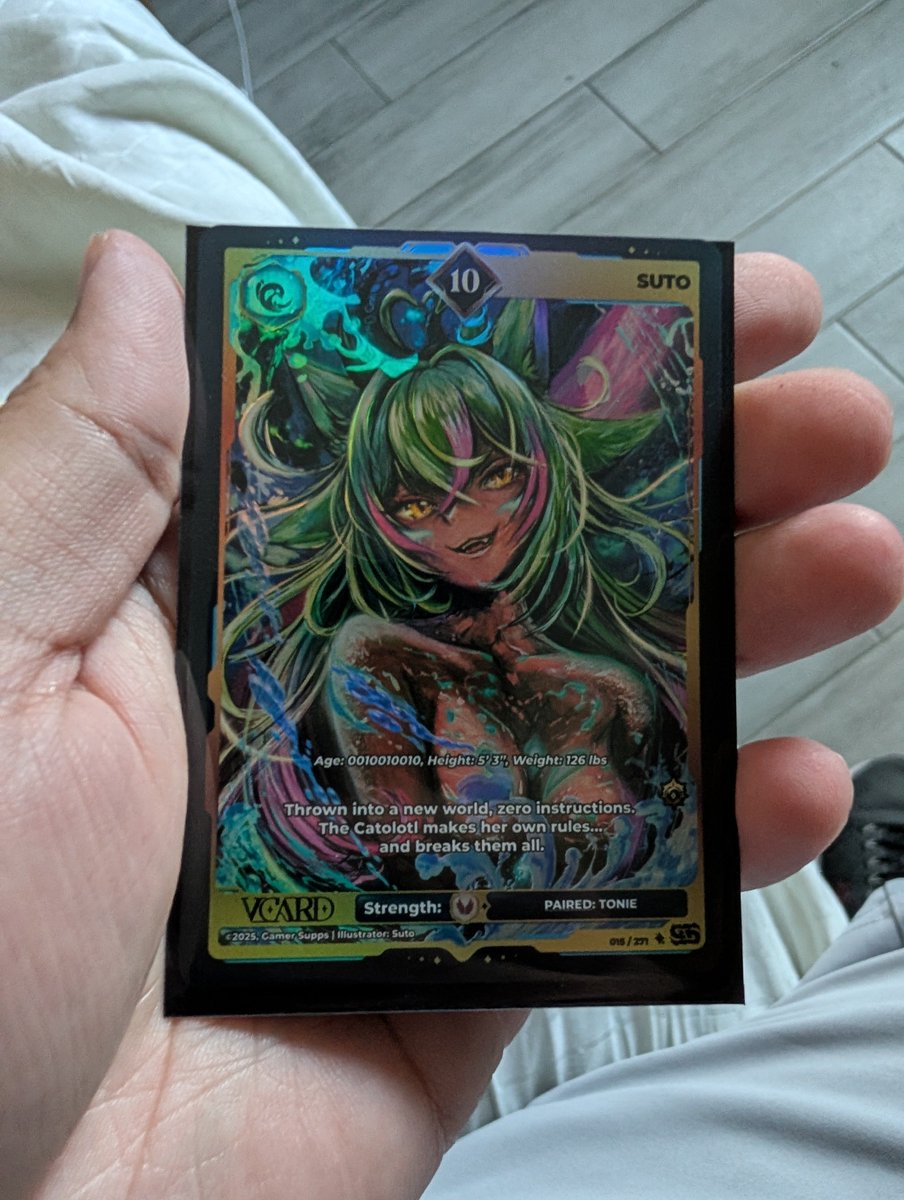 SnoopytheGamer's tweet photo. Out of the 54 holographic cards I got today, this one of @sutosain is my favorite one. It looks so cool!
#vcardTCG https://t.co/8emPep0jqF