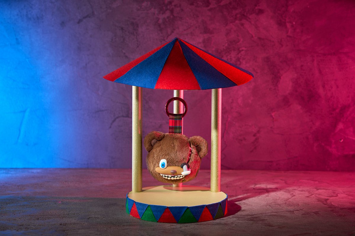 oricon's tweet photo. USJ"ハミクマ様"グッズ＆フード情報公開🐻
⠀
飛び出すアレコレを再現❓️
デミカツバーガープレートなど
https://t.co/SvzNgcQTfE
⠀
▷ユニバ https://t.co/yZYFIvtd5a