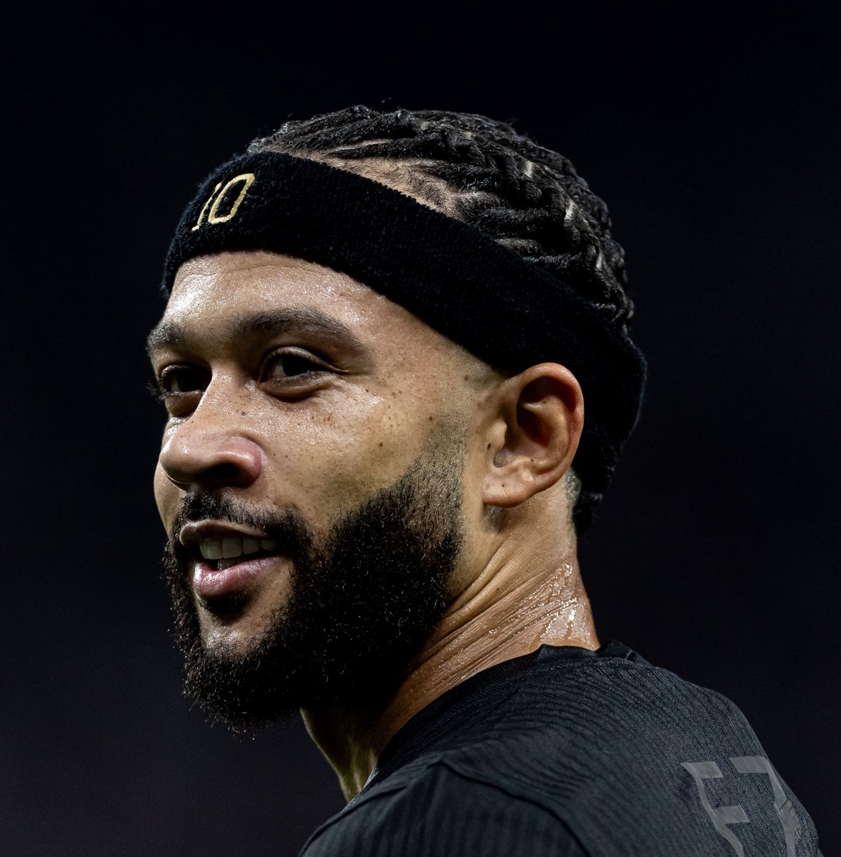 futebol_info's tweet photo. 🚨 URGENTE!

MEMPHIS DEPAY VAI RENOVAR O CONTRATO COM O CORINTHIANS.

O atacante holandês já está autorizado a ir para o CT Joaquim Grava amanhã.

🗞️ @luissfabiani 
📸 Rodrigo Coca/SCCP https://t.co/bZLQixGLQ5