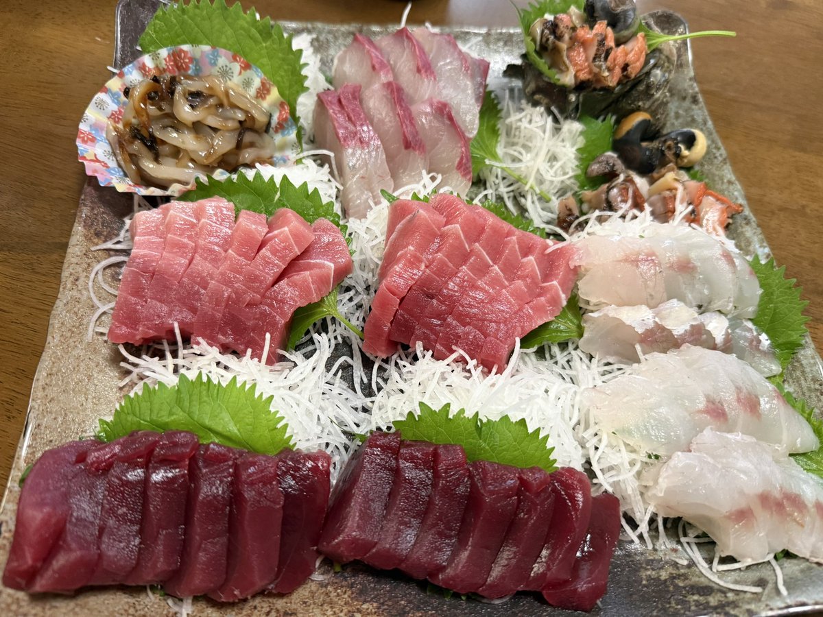 masiki53's tweet photo. 長岡まつり大花火大会のお礼を兼ねて刺し盛りを作ってホームパーティーに参加。
色々と感謝しかないな。 https://t.co/Yyl8pfbl99