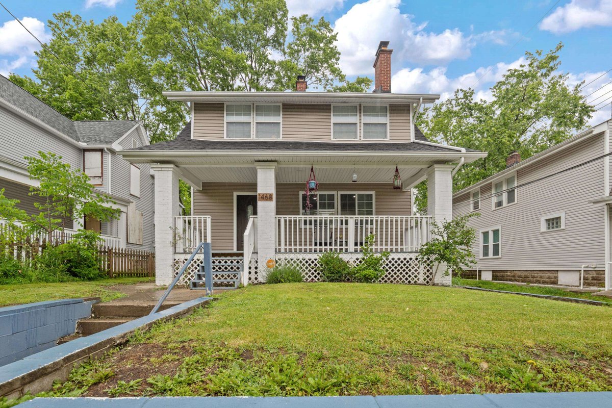 RealistarAgents's tweet photo. Don’t wait—this updated corner-lot gem near Old Town East is active and ready to move fast! 🔥
3 beds, 1.5 baths, 1,816 sq ft with major 2022–2024 upgrades including roof, A/C, furnace, gutters, and more.
#ColumbusOH #JustListed https://t.co/Hgsop9ol9Z