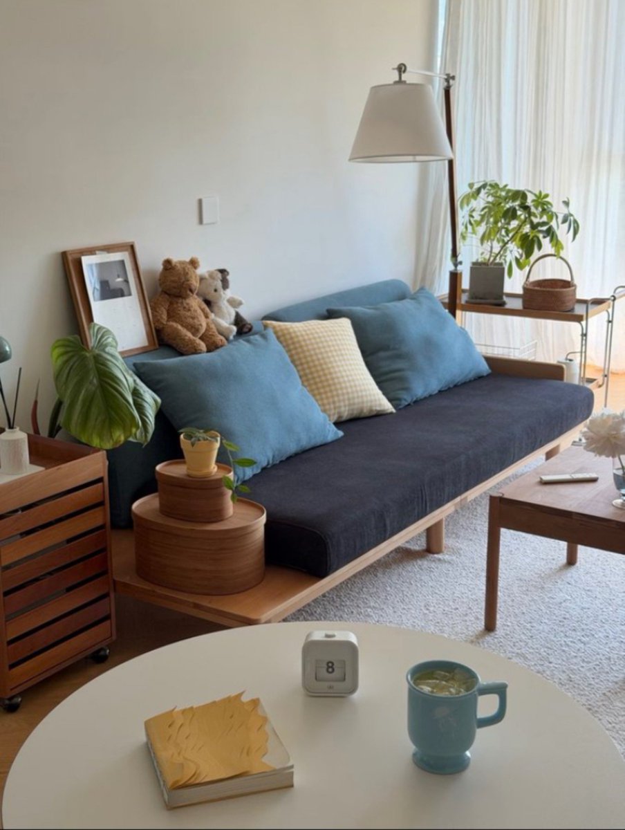 cornersandlight's tweet photo. Spring vibes at home~ https://t.co/GpfnhILa7n
