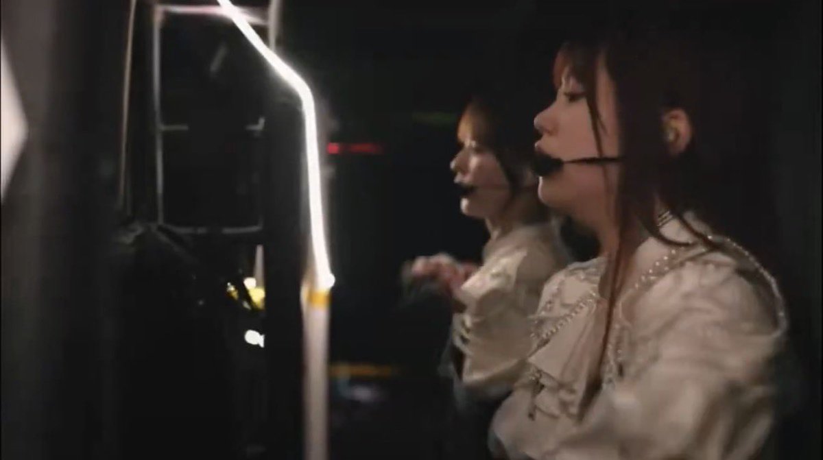3z3_chu's tweet photo. 国立はちゃんと唯衣ちゃんいたし、そりゃそうなんだけどCMでもトップレベルに映ってて、みんな主人公だったけど、唯衣ちゃんが国立でめちゃくちゃ主人公だったんだなって改めて感じて涙が止まらない https://t.co/2AEdGFEayE
