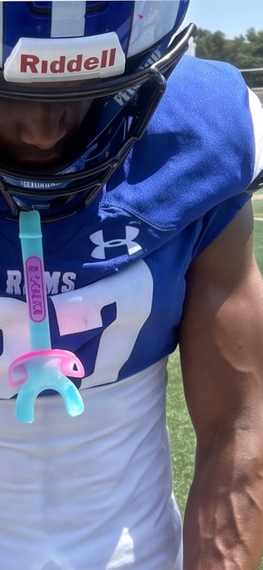 Rahkyeseals4's tweet photo. Couple of clips from today’s scrimmage against Absegami 
#freshmen 
148 5’7 https://t.co/xhtSvuBH53