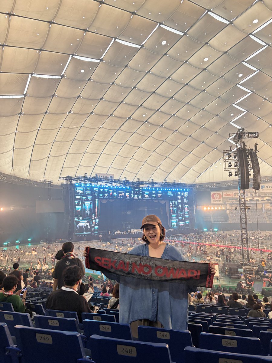 chicosaruco's tweet photo. #SEKAINOOWARI 
#DOMETOUR2026「#THECINEMA」
音楽も演出も光も空間もパフォーマンスも、とにかく最高に素晴らしかった！！
巨大なスクリーンに楽曲と共に映し出される映像世界！ストーリー！
その中のひとつ「#Witch」の世界にお邪魔させていただきました！
本当に夢のようで😭感謝でいっぱいです✨ https://t.co/IXZ9Wr1Vsa