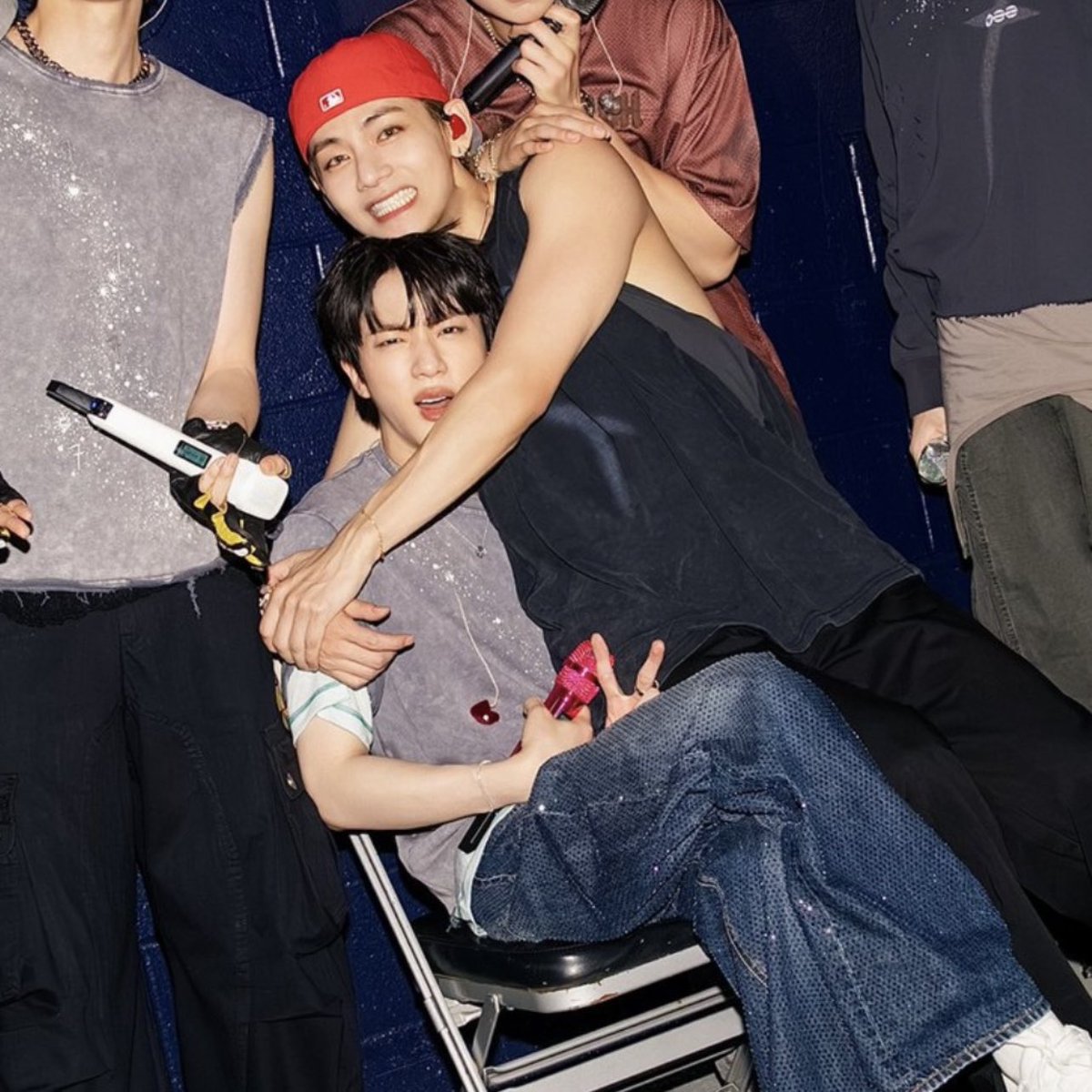 pxstelwxterfxll's tweet photo. taejin now &amp; then https://t.co/tJHUErFAqX