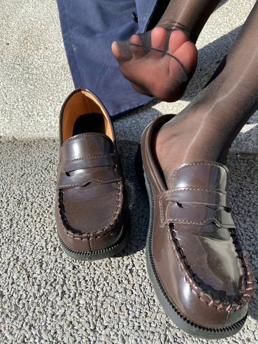 july_0033's tweet photo. 一日中履いたストッキングと靴下w
ここまで出来る舐め犬はりぷ https://t.co/p0QSSdvuWc