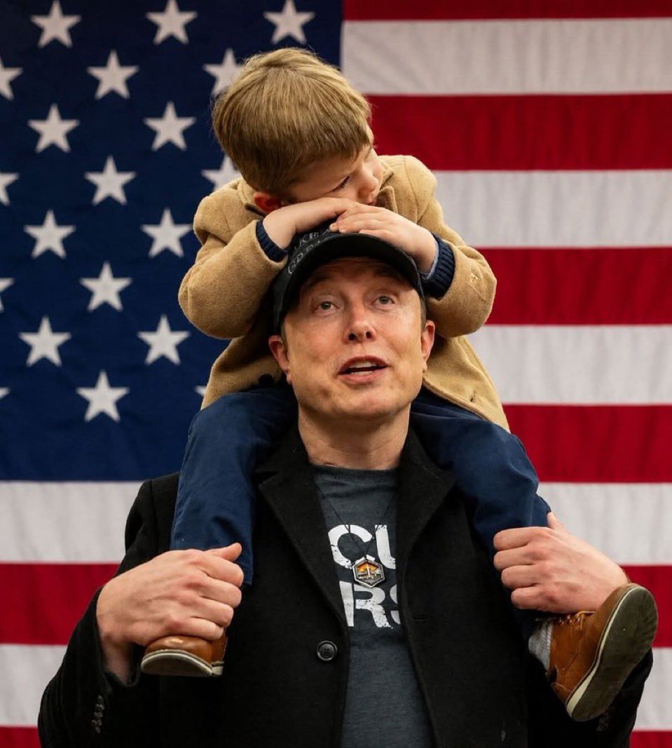Ap___o0's tweet photo. Be honest 👇 

🤔 What do you admire most about Elon Musk?

A) Innovation 💡
B) Determination 💪
C) Vision 🌎
D) Leadership 👑 https://t.co/5STg1GwRsi