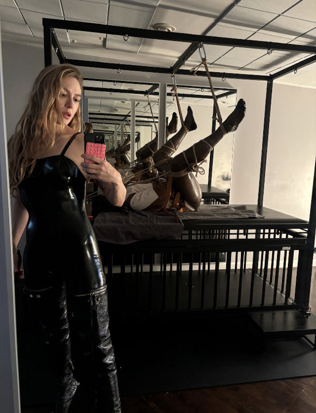 JamieBella75 tweet picture