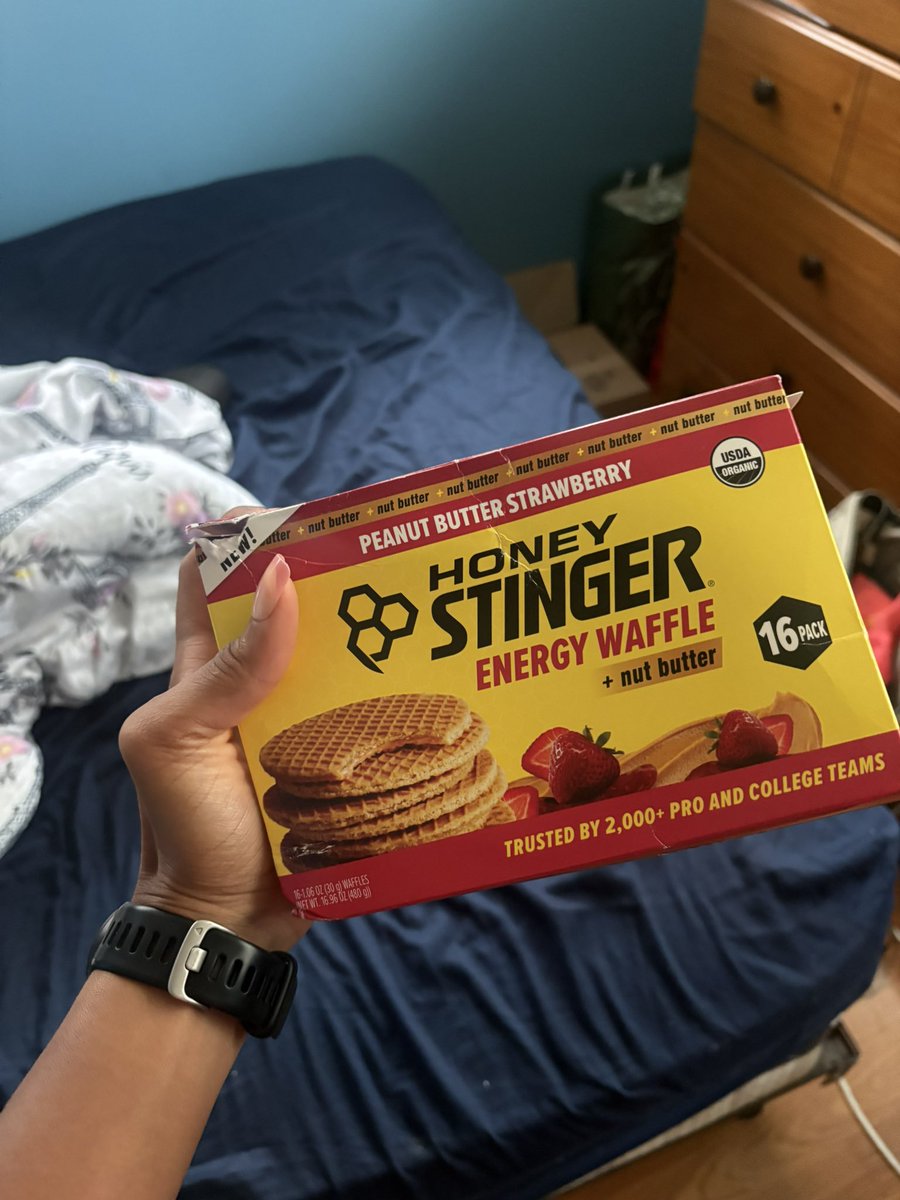 _LivinADream's tweet photo. Even traveling gotta have the #fuelyourrun from @HoneyStinger #honeystingerhive https://t.co/C9REkaigPv