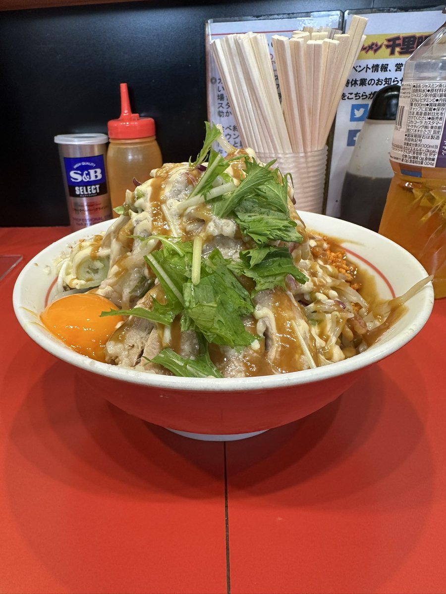 268gohan's tweet photo. 千里眼
冷やしまぜそば並250g
ヤサイ、アブラ、カラアゲ、ガリマヨ https://t.co/HSoSc50sla