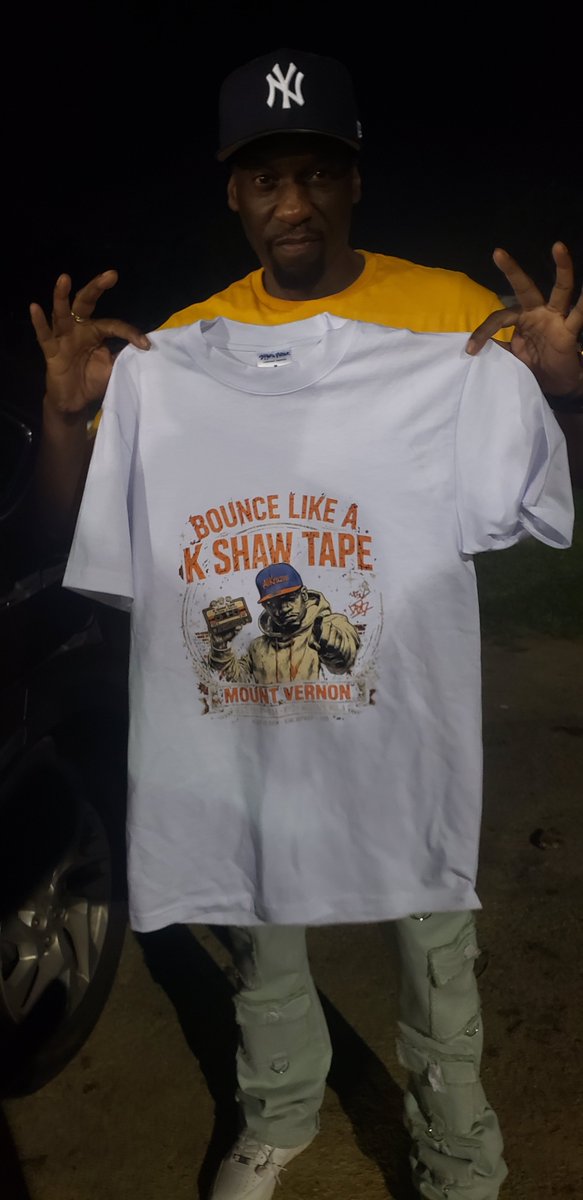 HEVnamedMeGRAP's tweet photo. My guy DJ K-Shaw made a cool shirt! #CenterOfAttention #INI30 #KShawAllKrazee #4SquareMiles #FamilyTime https://t.co/Eq7UyXKU4n