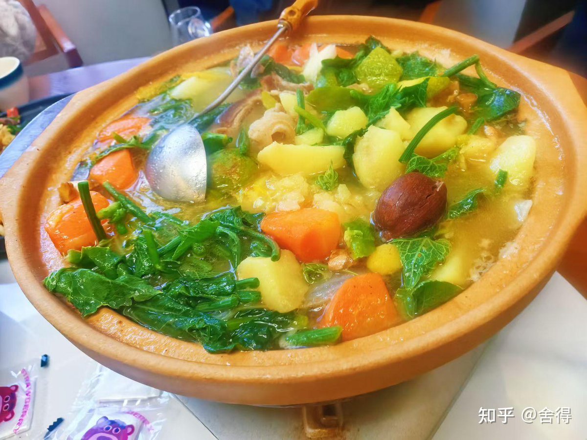 tpgus357's tweet photo. 一口get东南亚海岛风情！香茅叶焖鸡混合青柠的鲜爽，搭手抓饭直接香到跺脚～ https://t.co/i5R4b7YJuy