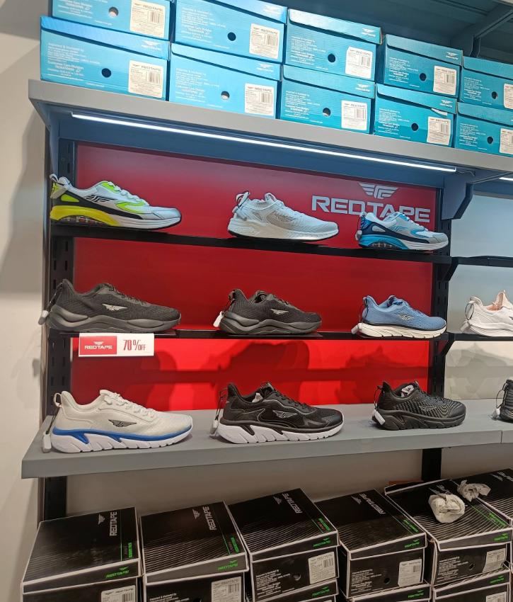 NalinisKitchen's tweet photo. Man went to buy shoes from a Red Tape store and purchased items worth ₹4,713.

He asked for carry bags. The company refused to provide carry bags for free, citing company policy.

He was charged an extra ₹30 for three carry bags.

He then went to consumer court, filed a case, and won.

The court ordered Red Tape to pay:
 - ₹30 for the three carry bags, with 9% annual interest.
- ₹15,000 as compensation for mental harassment, pain, and agony.
- ₹11,000 towards litigation expenses.

The amount must be paid within 45 days. If not, an additional 12% annual interest will apply.