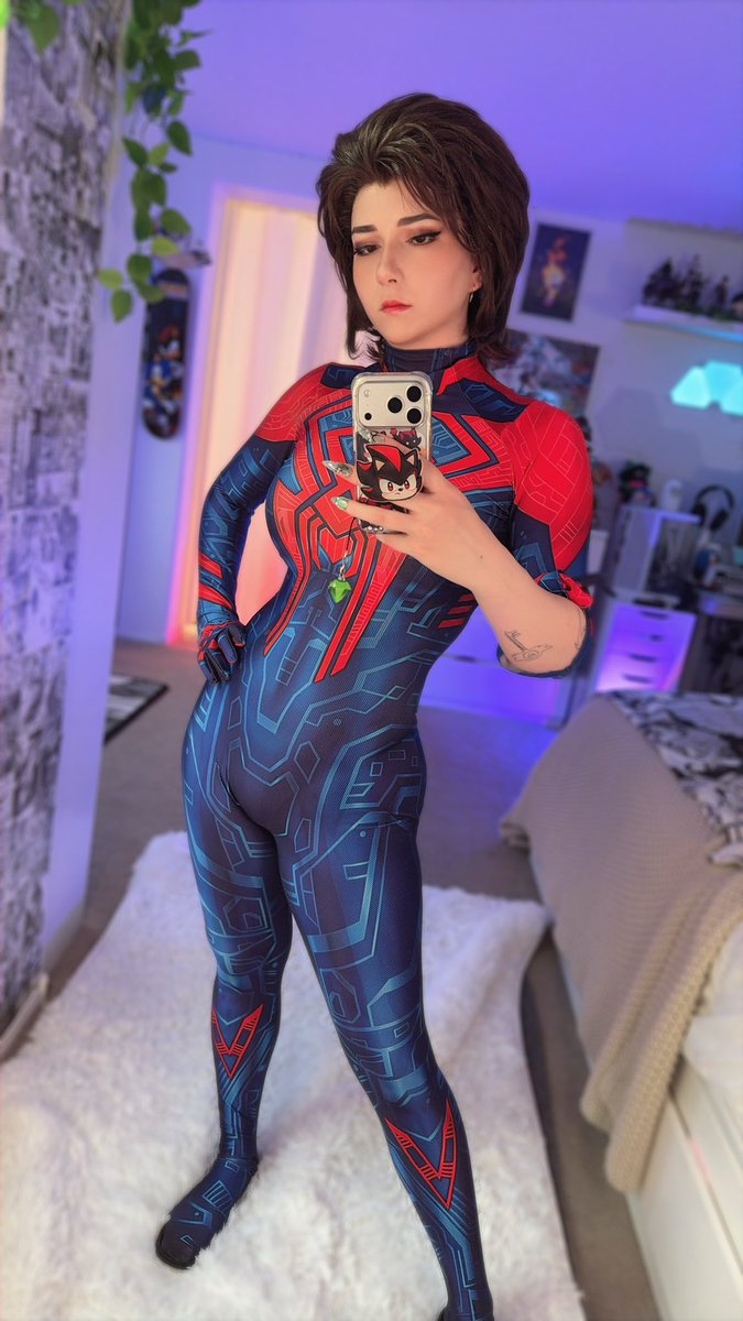 kemlewds's tweet photo. Spider-ma’am 2099 ❤️🕷️ https://t.co/8HmKEmyilu