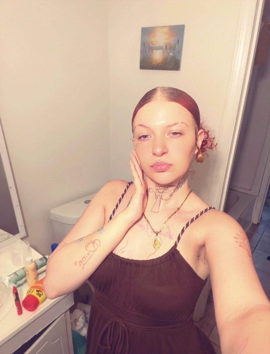 themsjokerr's tweet photo. me > https://t.co/8pc0tOvPhg
