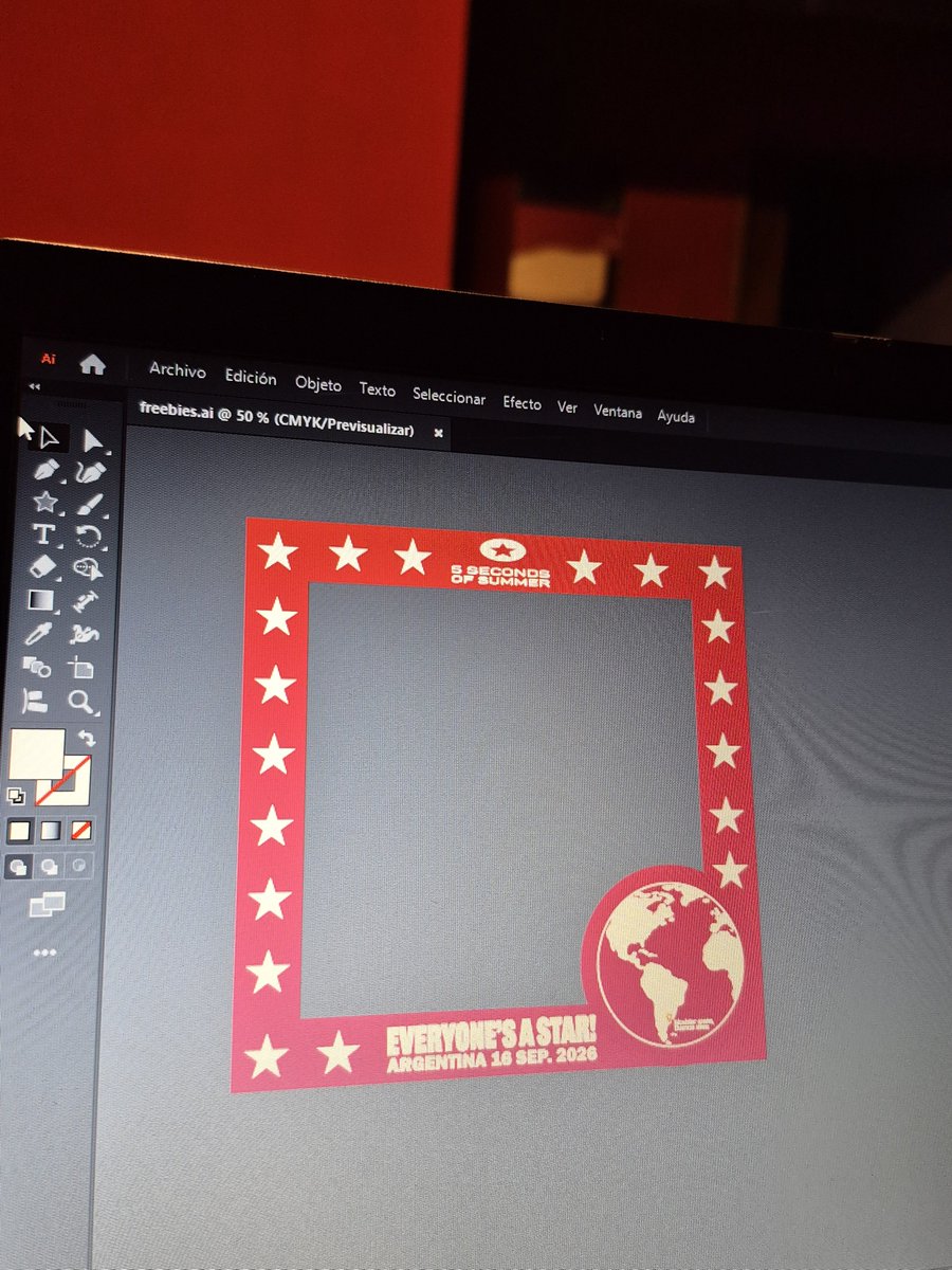 loverinng's tweet photo. mis freebies al final son marcos con imanes, para q despues pongan su foto del recital en la heladera 💋💋💋 https://t.co/Z9gf28yDPQ