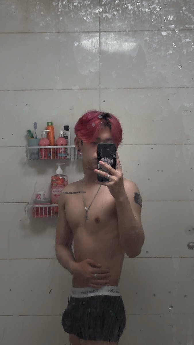 atokun25's tweet photo. Let's take a bath together hahah https://t.co/6wGuG2rYkd