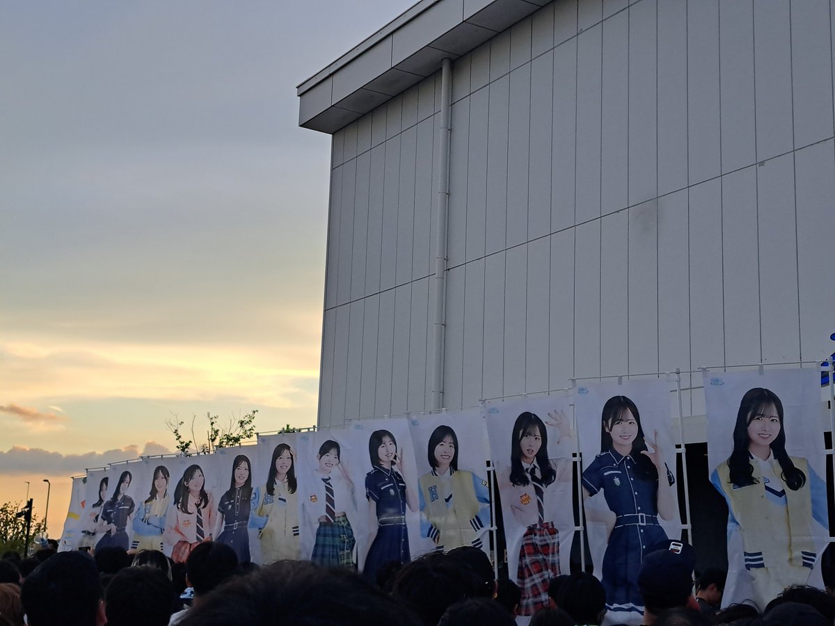 ultra_1618's tweet photo. １日目楽しんできました！
2日目は参加できず💦
みくにんのソロ良かったですね～、歌上手すぎです。
4人だけであそこまで盛り上がるの凄かった～、楽しかったです。
LIVEで見れるぱるが最後だと思うと泣きそうになります。
卒コンは配信で応援します👍️
#日向坂46_三期生LIVE https://t.co/nc61GSOOMT