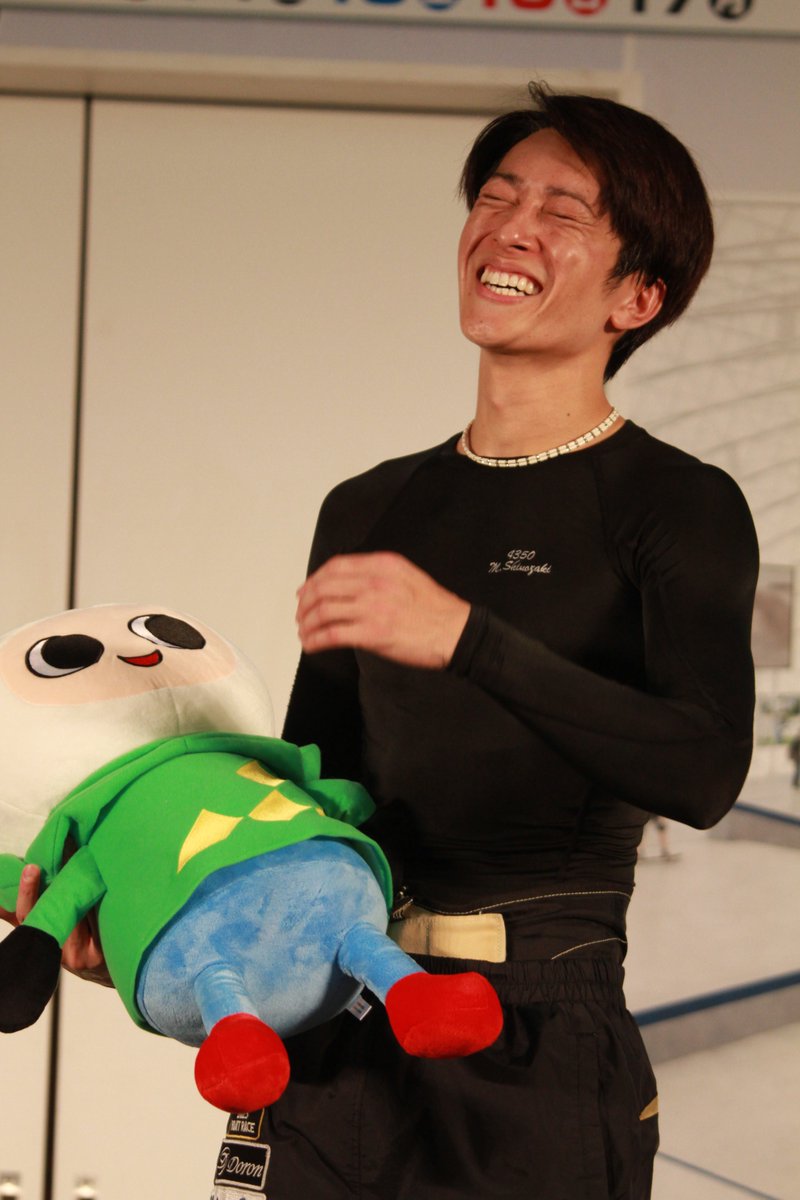 fukuokaboatrace's tweet photo. 昨日は篠崎仁志選手がサプライズで登壇😂
元志選手の「やられたわ～」という表情を見て満足げな仁志選手でした😆 https://t.co/843E0MXZug