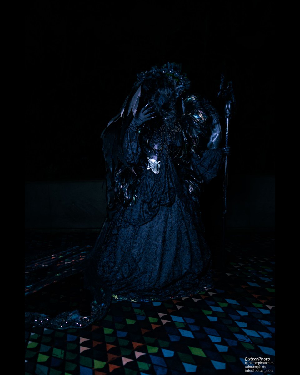 butterphoto's tweet photo. Where the crows gather, the Queen is never far behind.
Dark wings, old power, and the kind of presence that feels more like an omen than an arrival.
𝐈𝐆 i_kya_i
#MomoCon2026 #CrowQueen #Cosplay #CosplayCraftsmanship #FantasyCosplay https://t.co/V9ioxZbTft