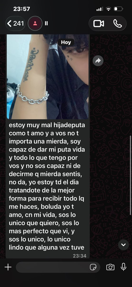 ketayvl's tweet photo. when tu ex te sigue rogando 9 meses despues de haber terminado definitivamente (me fue infiel 3949 veces) https://t.co/frJ9sEwk5V