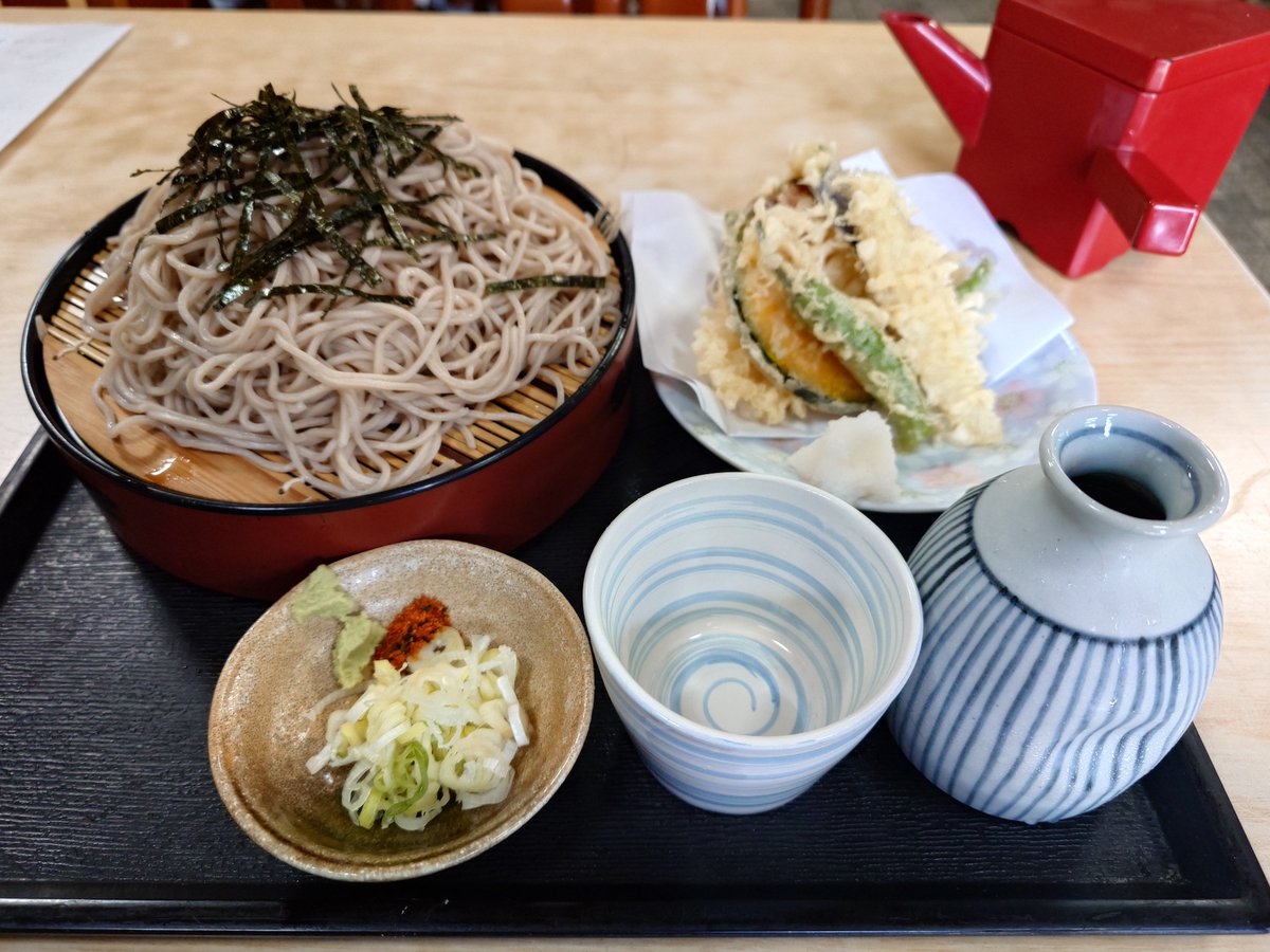 tripod_HATA's tweet photo. お昼になったので昼食 https://t.co/Ffc3Qe1VPD