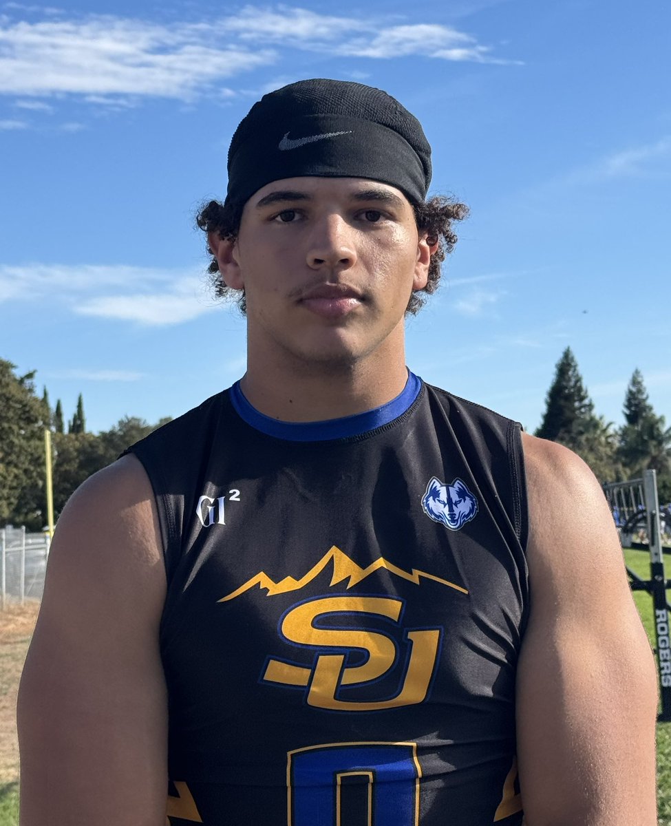 CJacksonWCP's tweet photo. Not many like Troy Bowens.

Cal commit.

Consensus 4⭐️, top 300 prospect at DE.

Reigning @WCPSacramento Defensive Player of the Year.

Great players can come from small schools, and Bowens sure highlights that.

Terrific talent, also plays TE, the hardest worker https://t.co/WHq9MNRvKB