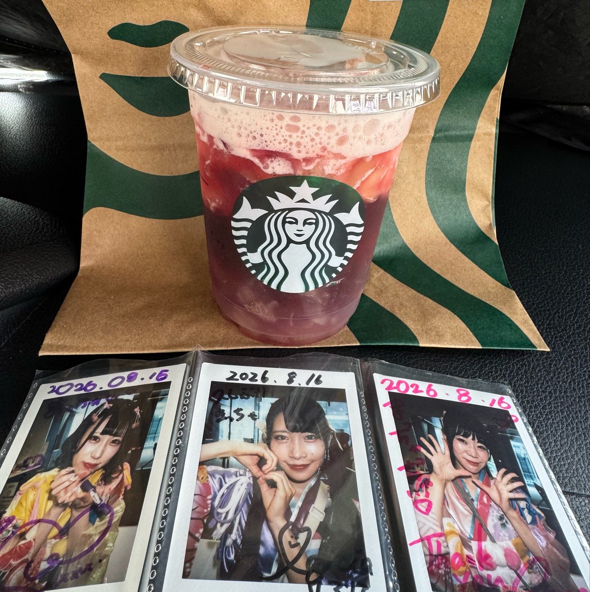 matcha20205's tweet photo. スタバ
・芳醇 巨峰フローズンティー
美味しかった😋 https://t.co/ahHaOCzQX0