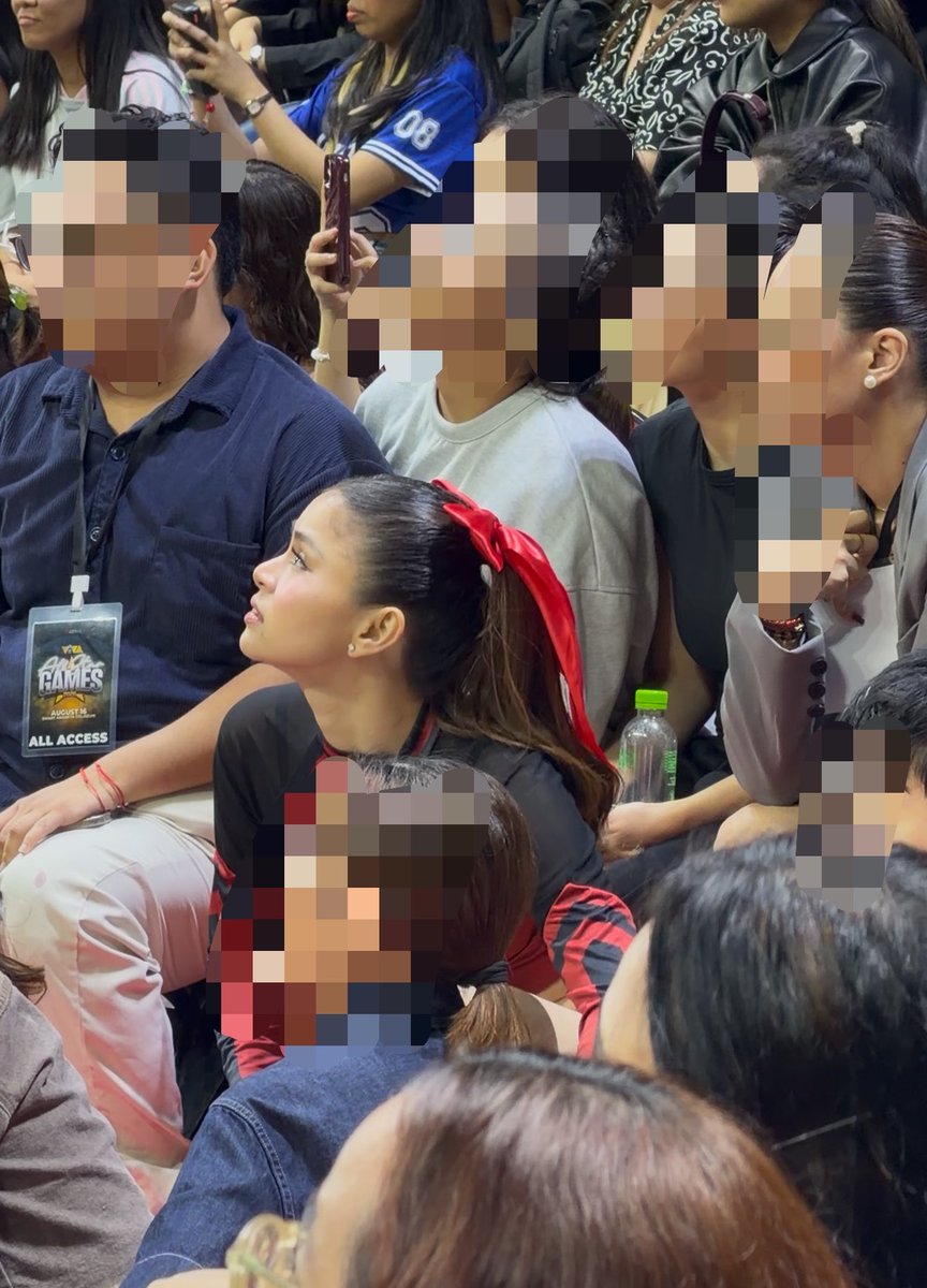 anneknown25's tweet photo. Nanlalaban talaga side profile na aming prettiest at very supportive cheerleader. 😫😍 https://t.co/rSboJKCkRw