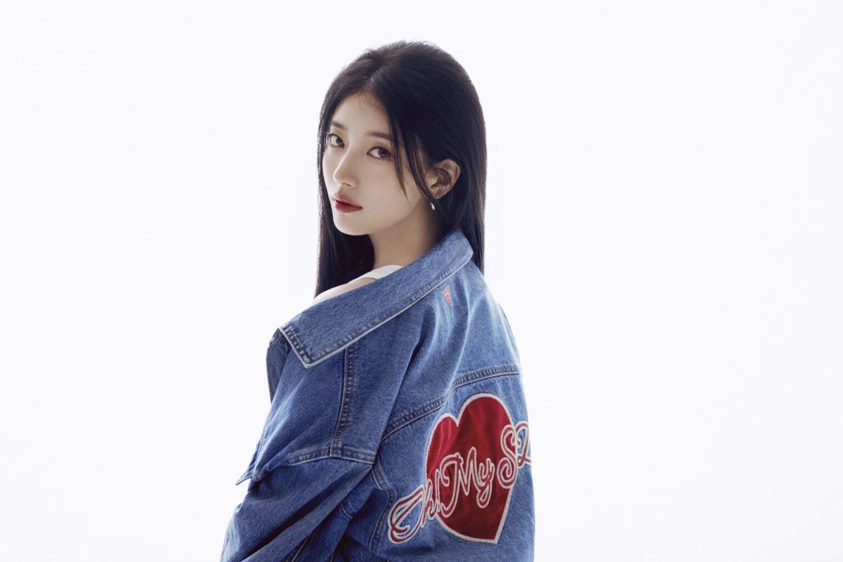 shuzkay's tweet photo. 260818 GUESS 게스
 
GUESS KOREA will release a ‘special project’ and campaign to commemorate the 10th anniversary with brand muse SUZY. 

Special edition ‘OH MY SZ’ graphic denim jacket for SUZY will also be released, a tribute made to celebrate GUESS x SUZY. 

#SUZY #수지 #GUESS https://t.co/8SCOhcV6ox