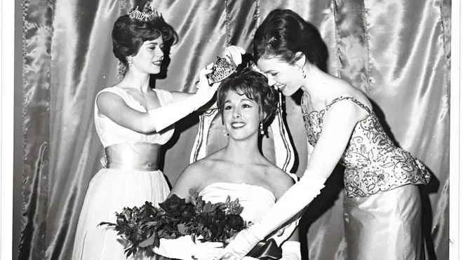 jeffreys_berns's tweet photo. @GuntherEagleman E. Jean Carroll was Miss Indiana University in the ‘60s.
Leave an 82 year old woman alone. Have some respect and boundaries. We have better things to focus on - Inflation, Health Care, energy prices, food costs, tax $ spent on war going no-where and tax $ for renovations. https://t.co/M5tDmHPdPr