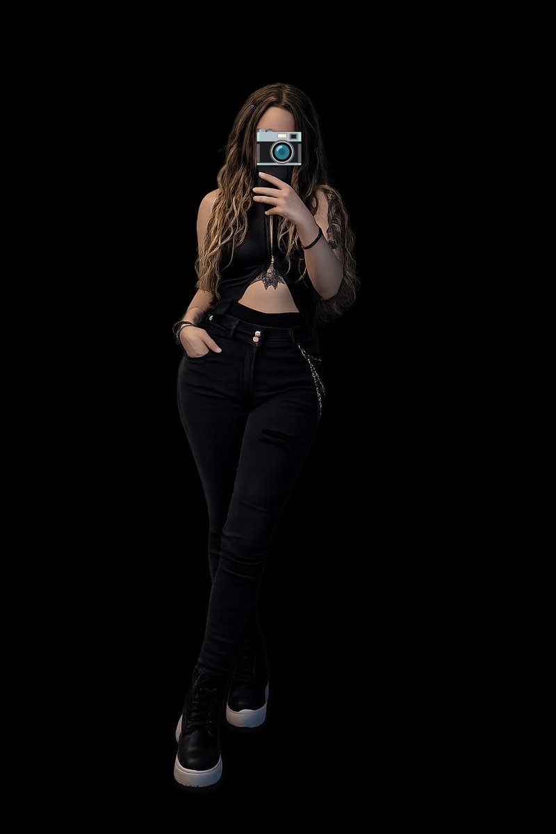 BABYVMAMASITA's tweet photo. 🖤 «No le temo a la noche; la noche me queda bien.»🖤 https://t.co/lInyOvHzR1