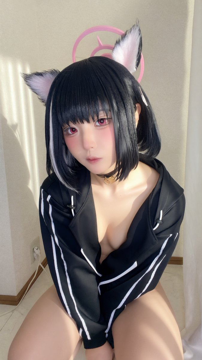 Inkya_hatune's tweet photo. 裸パーカーのえちすぎるカズサ https://t.co/JgHZNNHsiU